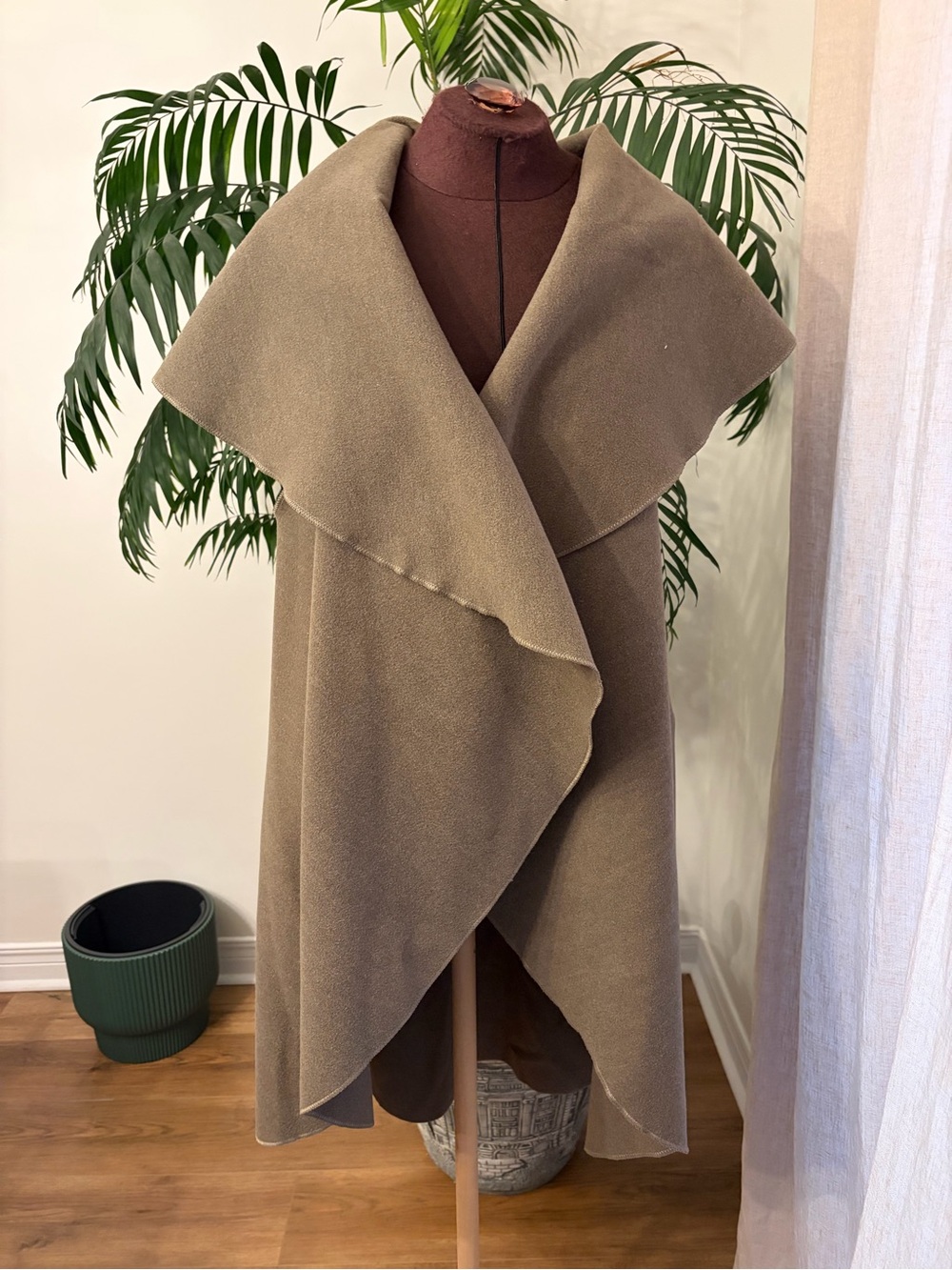 Women's Taupe Draped Waterfall Coat OS